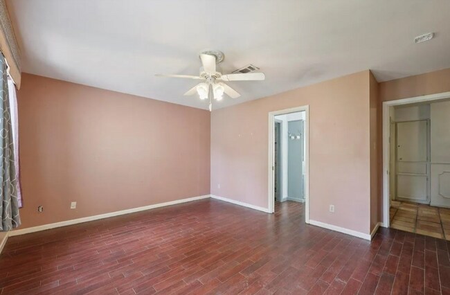 Building Photo - 5710 Glasgow Ln