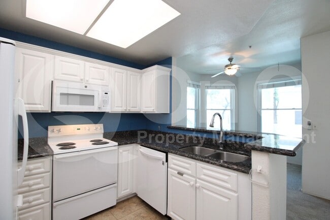 Building Photo - 11375 E Sahuaro Dr