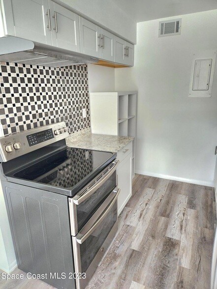 Building Photo - 1225 N Wickham Rd