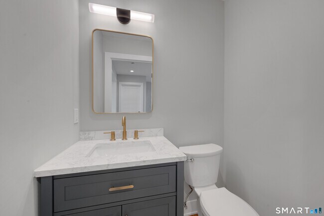 Building Photo - 20 Bouton St