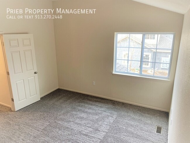 Building Photo - 21652 W 126th Terrace