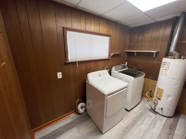 Building Photo - 4 bedroom, 2 bathroom home located in Bato...