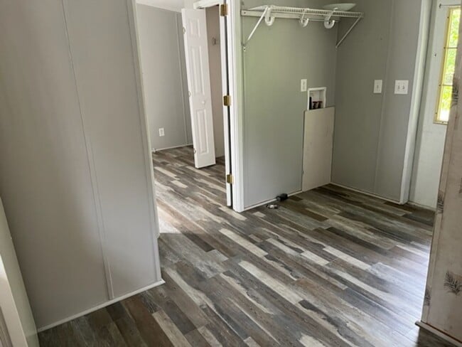 Building Photo - Singlewide in the country