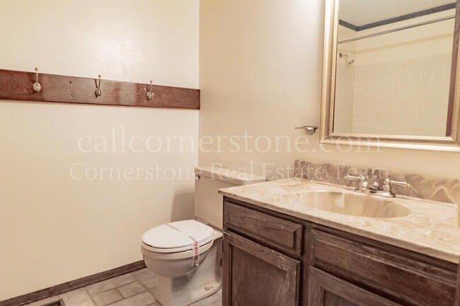 Building Photo - 3427 Clubheights Dr