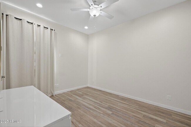 Building Photo - 20194 E Raven Dr