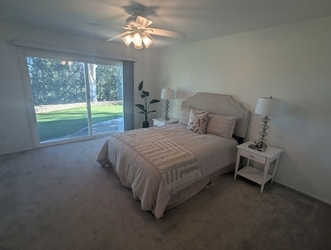 Building Photo - 3 Bed - 2 Bath House with Solar & Mountain...