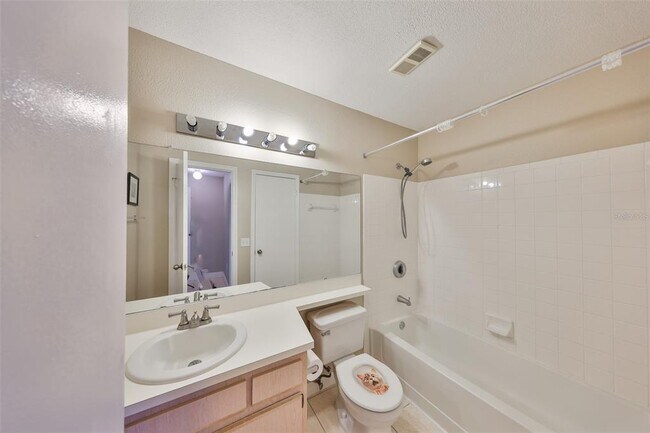 Building Photo - 9481 Highland Oak Dr