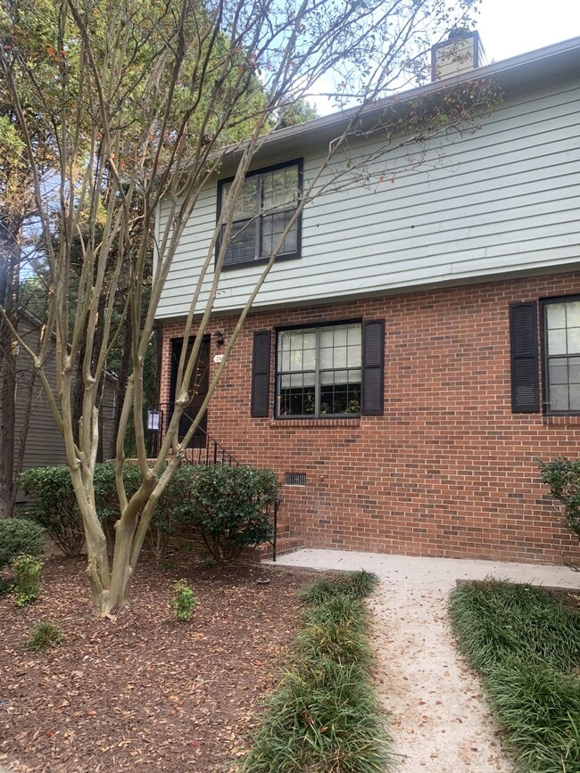 Primary Photo - 2267 Highpoint Rd