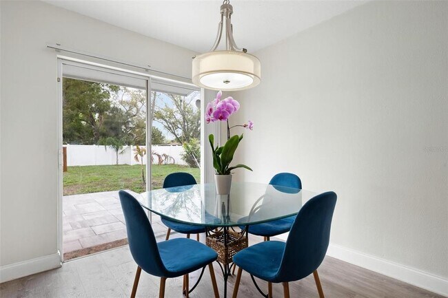 Building Photo - 5120 Brookmeade Dr