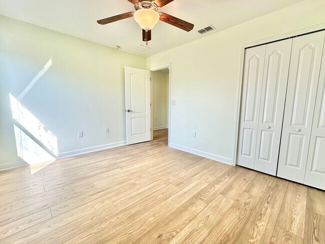 Building Photo - Upscale and modern 5bedroom/2.5bath home i...