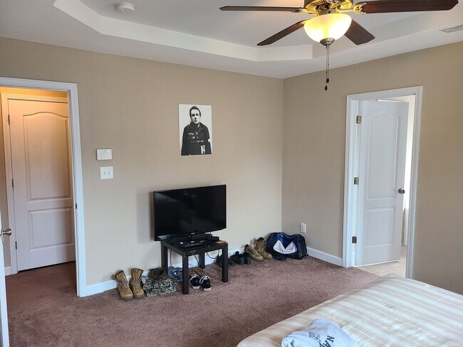 Building Photo - 4 Bedroom 2.5 Bath unfurnished home - Peggy's Cove Sneads Ferry