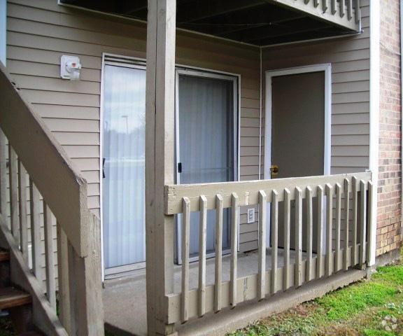 Balcony - Strathmore Park Apartments