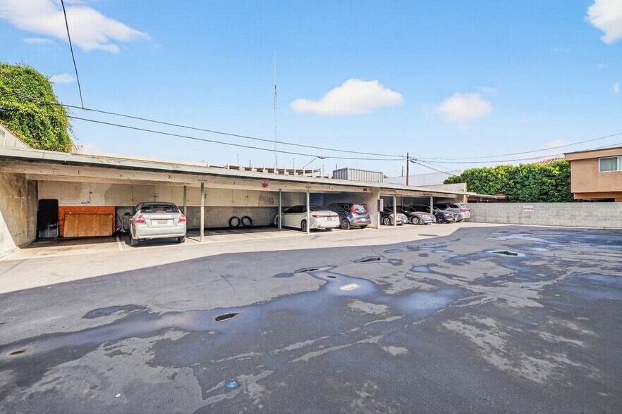 Building Photo - 425 W Regent St