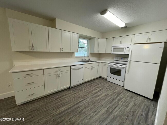 Building Photo - 90 Hickory Hills Cir