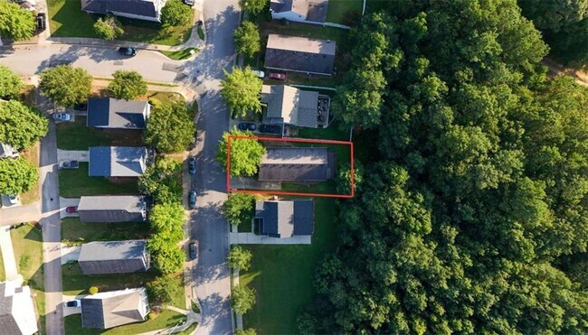 Building Photo - 744 W Vincent Dr