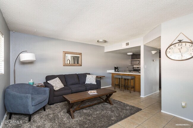 Building Photo - 7436 E Chaparral Rd