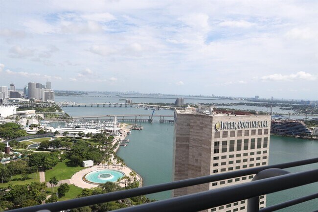Building Photo - 325 S Biscayne Blvd