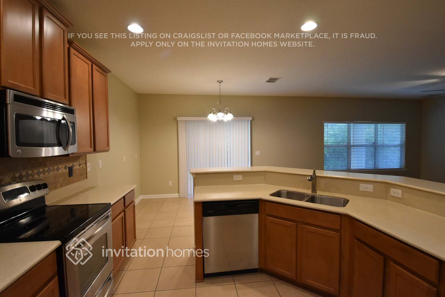 Building Photo - 218 Thornloe Dr