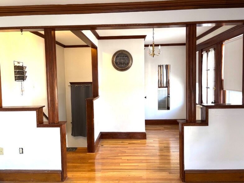 Building Photo - 80 Sanborn Ave