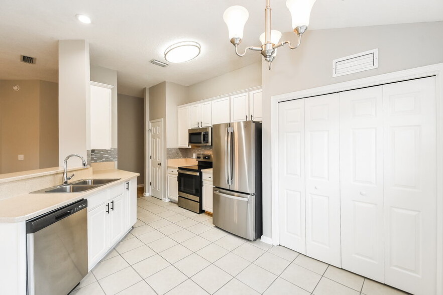 Building Photo - 45098 Amhurst Oaks Dr