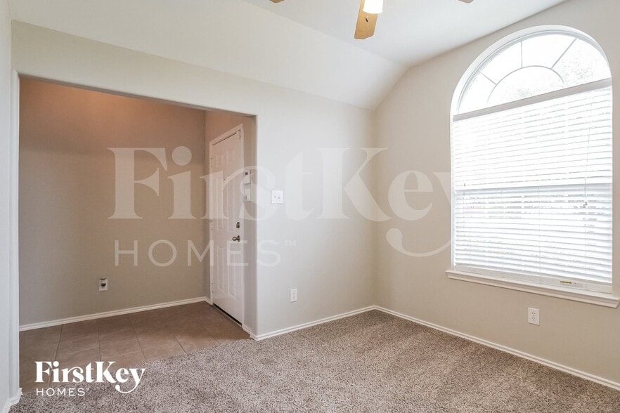 Building Photo - 1419 Rosebay Rd