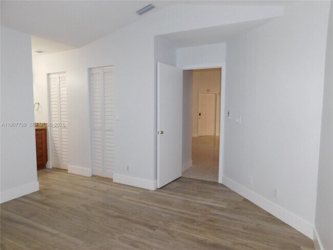 Building Photo - 2851 River Run Cir W