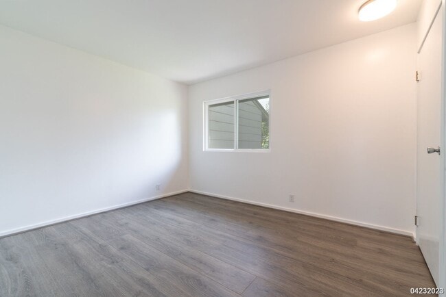 Building Photo - 2bd/1ba/2 parking townhome in Makakilo Hale 1