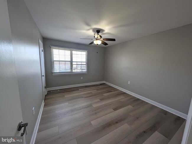 Building Photo - 8435 Norwood Dr