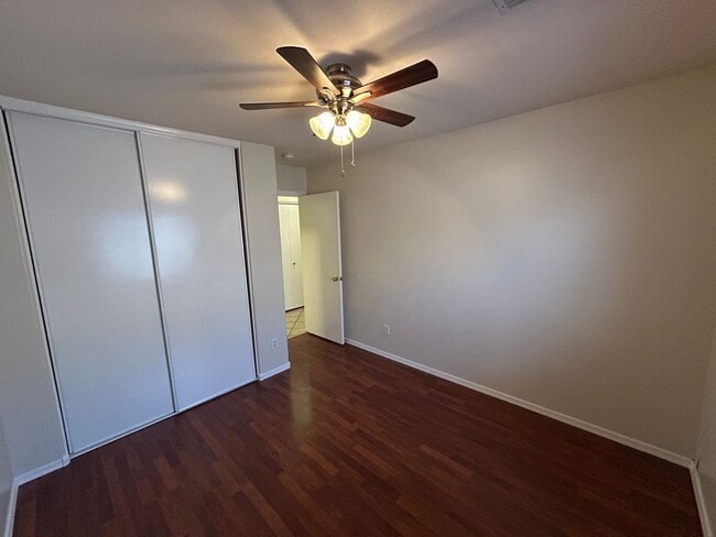 Building Photo - 12521 W Myer Ln