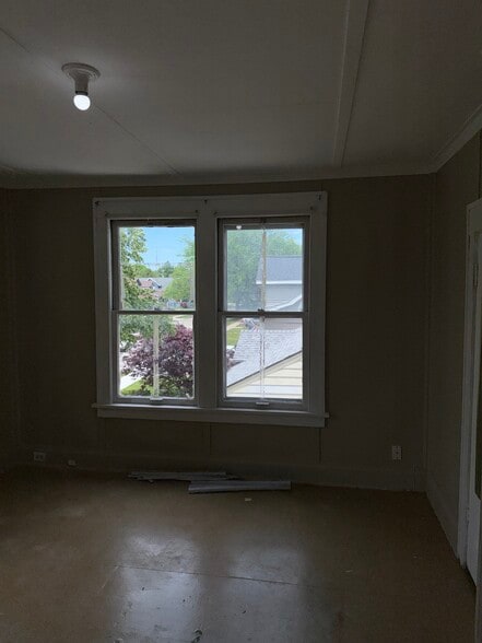 Building Photo - 5917 34th Ave