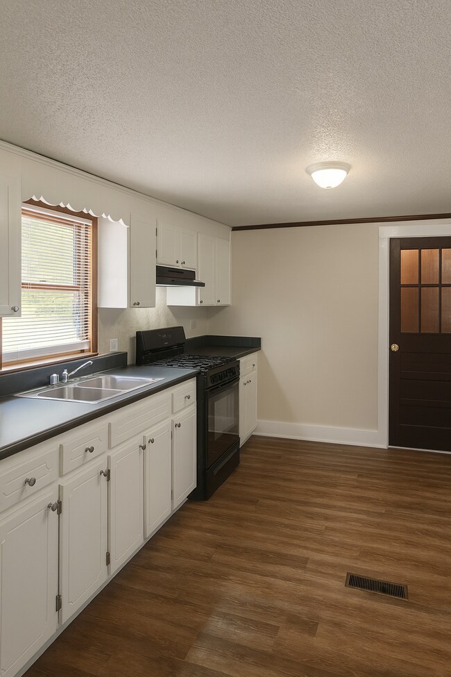 Building Photo - 224 Liberty Dr
