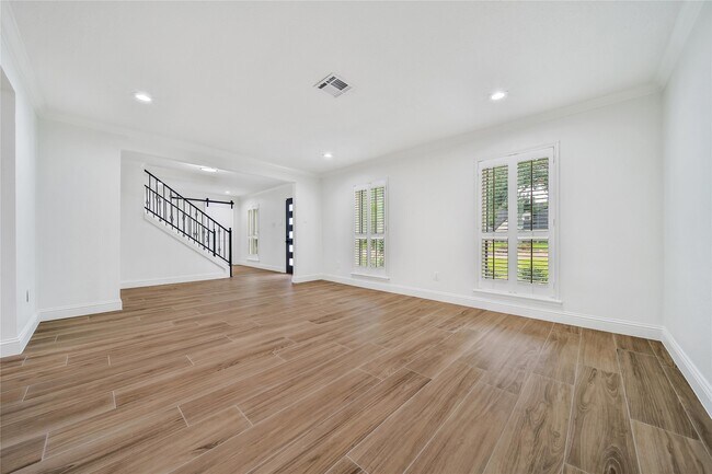 Building Photo - 950 Del Norte St