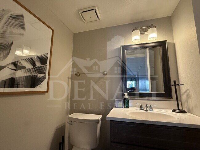 Building Photo - 7920 E Arlington Rd