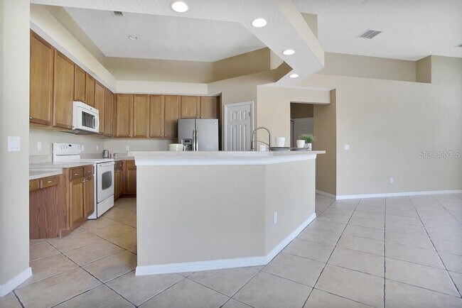 Building Photo - 18051 Thornhill Grand Cir