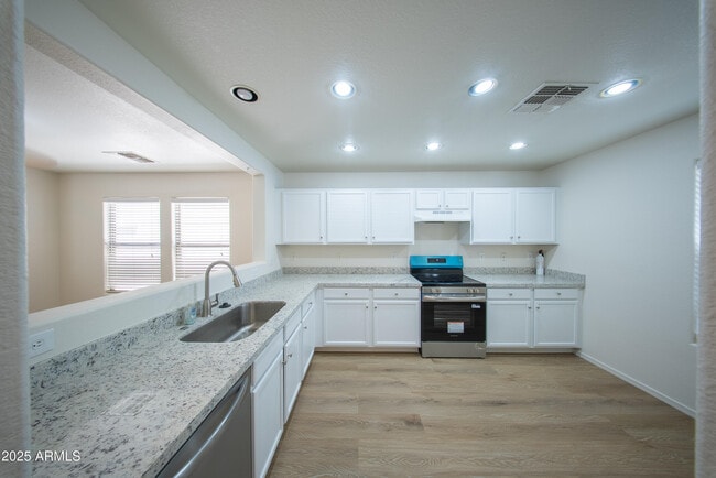 Building Photo - 21160 E Avenida Del Valle