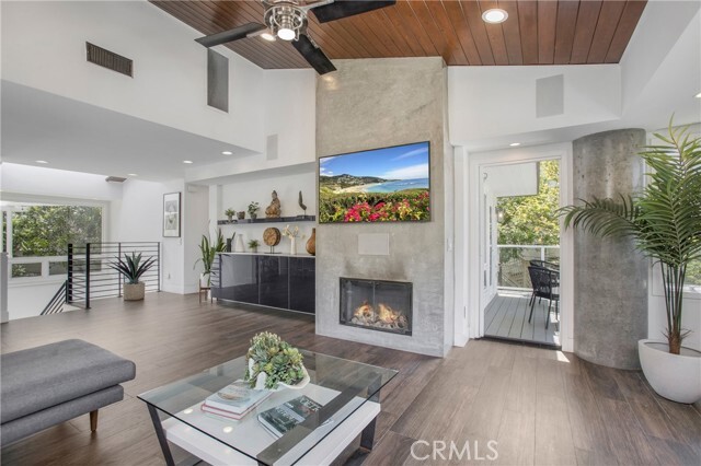 Building Photo - 546 Temple Hills Dr