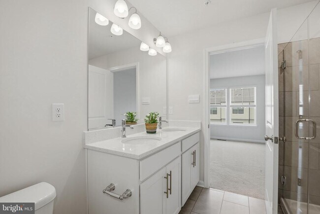 Building Photo - 332 Ensemble Wy