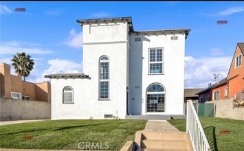 Building Photo - 2207 W 78th St