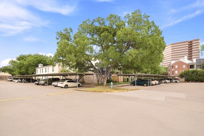 Building Photo - 2425 Augusta Dr