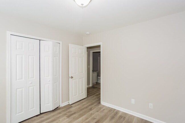 Building Photo - 333 Winding Canyon Dr