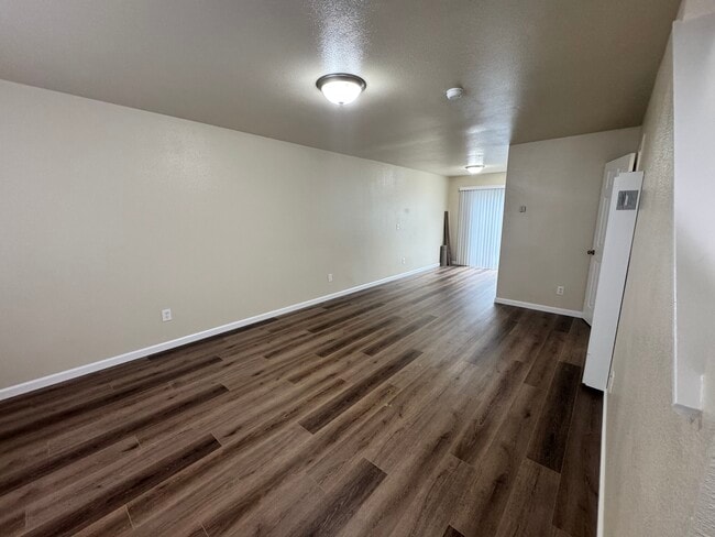 Building Photo - 114 Church St