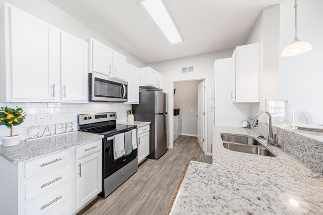 Building Photo - Cascade Shores Townhomes + Flats