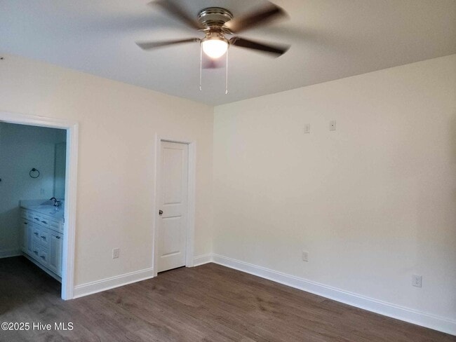 Building Photo - 613 Hobbs Dr