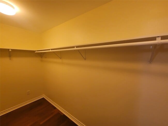 Building Photo - 107 Avalon Way