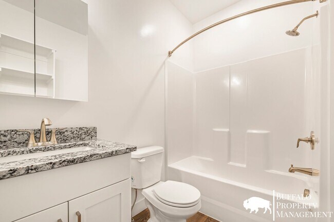 Building Photo - Beautiful brand new luxury 3 Bedroom 2.5 B...