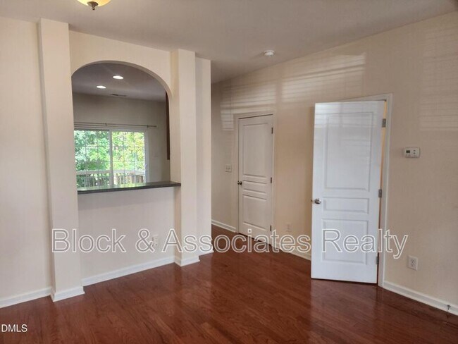 Building Photo - 642 Cupola Dr