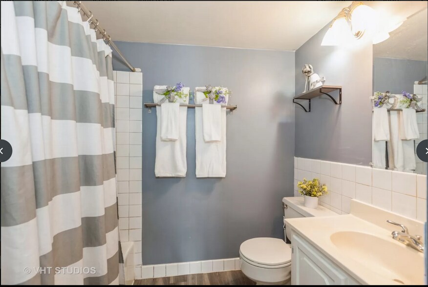 Building Photo - 5S066 Pebblewood Ln