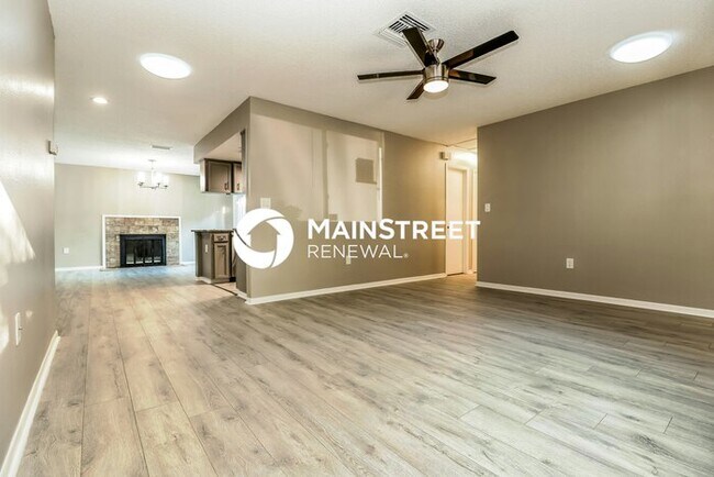 Building Photo - 4 Bedroom Pet-Friendly Home in Clearwater, FL with Main Street Renewal