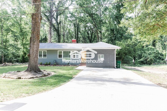 Building Photo - 2048 Flowerwood Trail