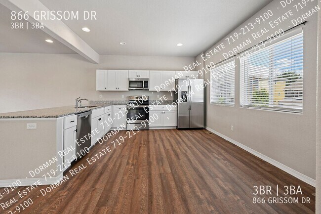 Building Photo - 866 Grissom Dr.
